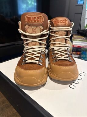 GUCCI GG Monogram Canvas Suede Flashtrek Hiking Boot Tan Brown Sz 8.5